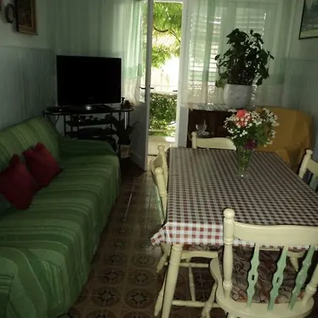 Apartment Lovely Almissa