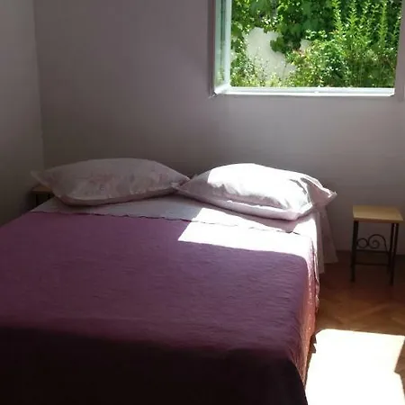 Lovely Almissa Apartmán *